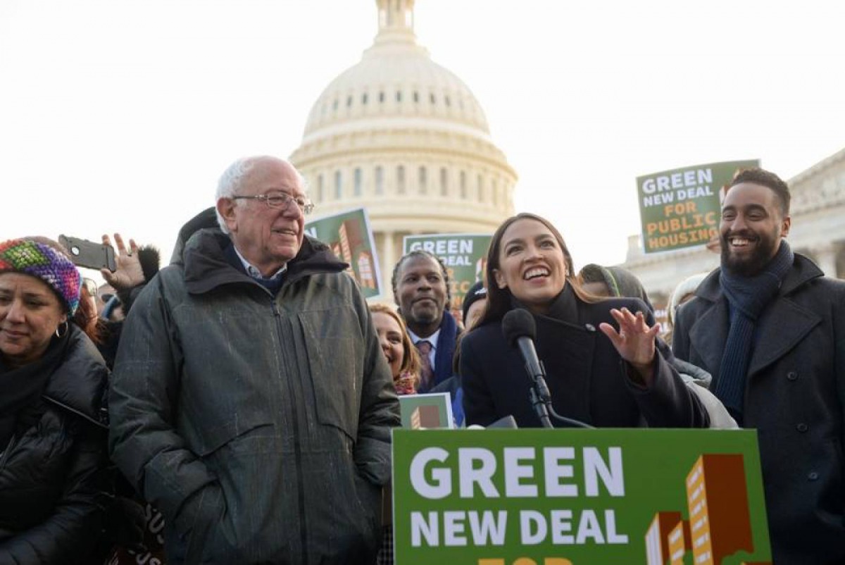 Bernie Sanders and Alexandria Ocasio-Cortez announce introduction of public housing legislation as part of the Green New Deal in Washington, November 14, 2019. Reuters/Erin Scott