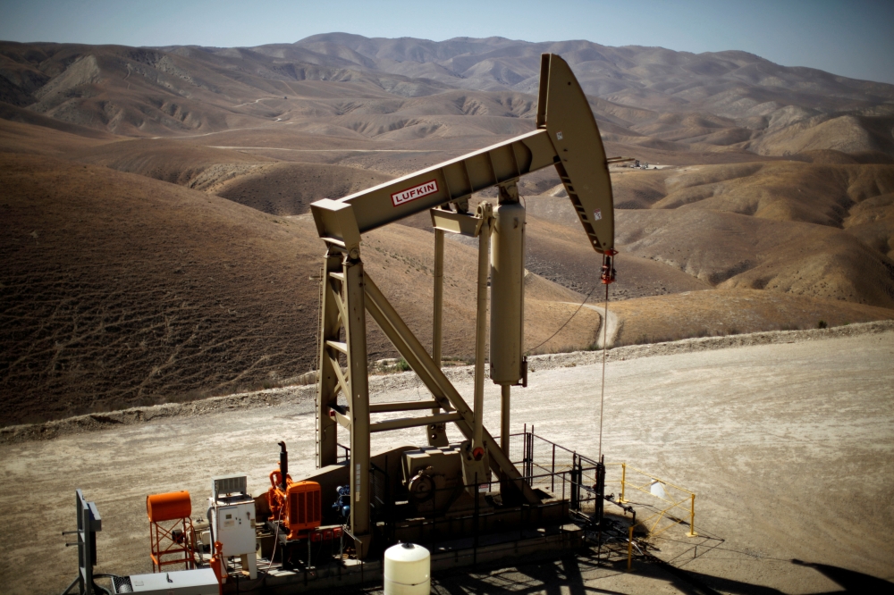 A pumpjack brings oil to the surface in the Monterey Shale, California, US, April 29, 2013. Reuters/Lucy Nicholson