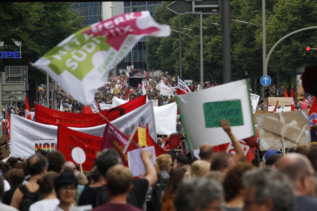 Protesters march during the G20 Not Welcome protests against G20 Leaders Summit on its second day in Hamburg, Germany, on July 08, 2017. Michele Tantussi / Anadolu Agency