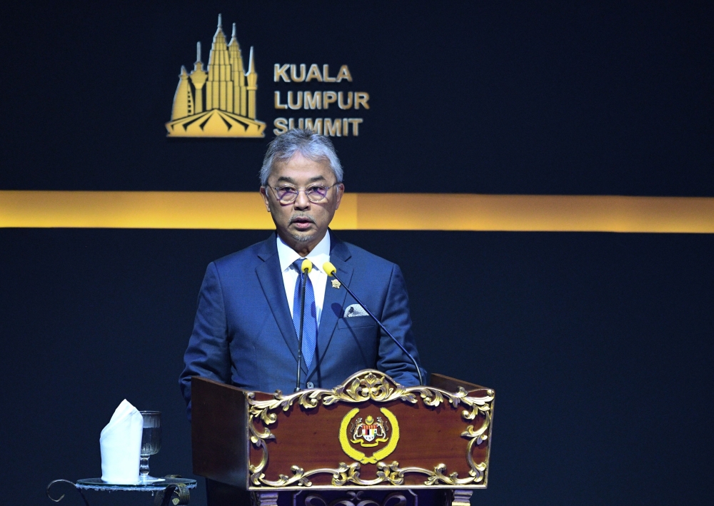 Malaysia’s King HM King Abdullah Riayatuddin Al Mustafa Billah Shah delivers his speech during the opening ceremony of the Kuala Lumpur Summit in Kuala Lumpur on December 19, 2019. (AFP / Mohd RASFAN)