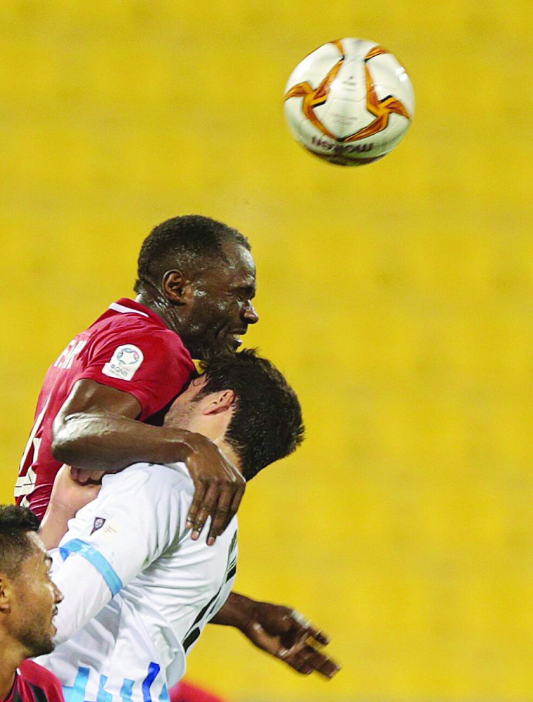 The players of Al Rayyan and Al Wakrah locked in an aerial battle during their QNB Stars League match at the Al Gharafa Stadium yesterday. 