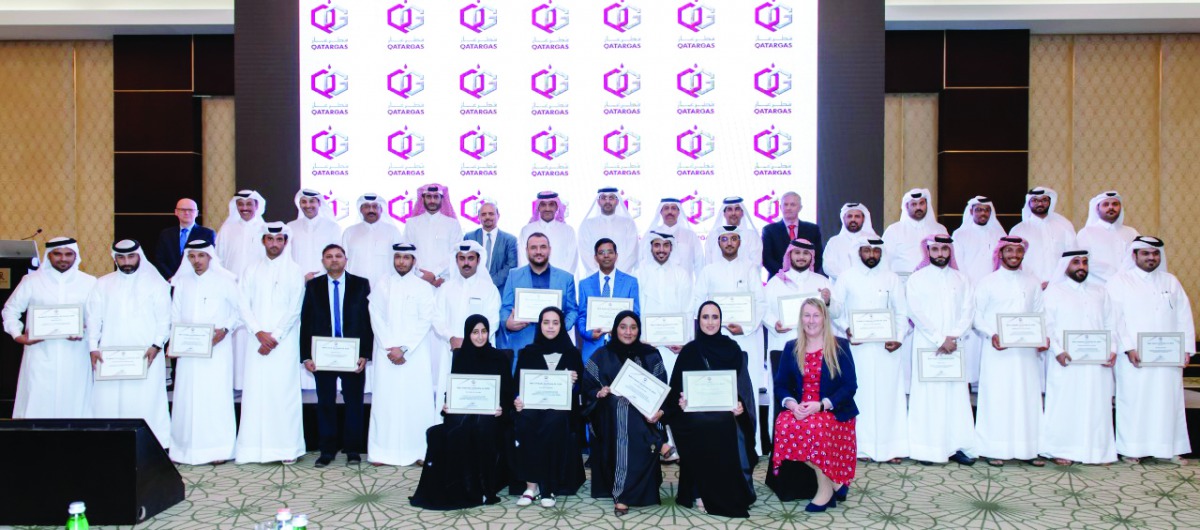 Khalid bin Khalifa Al Thani, Chief Executive Officer, Qatargas, and the Management Leadership Team along with the National graduates at the annual CEO Forum.