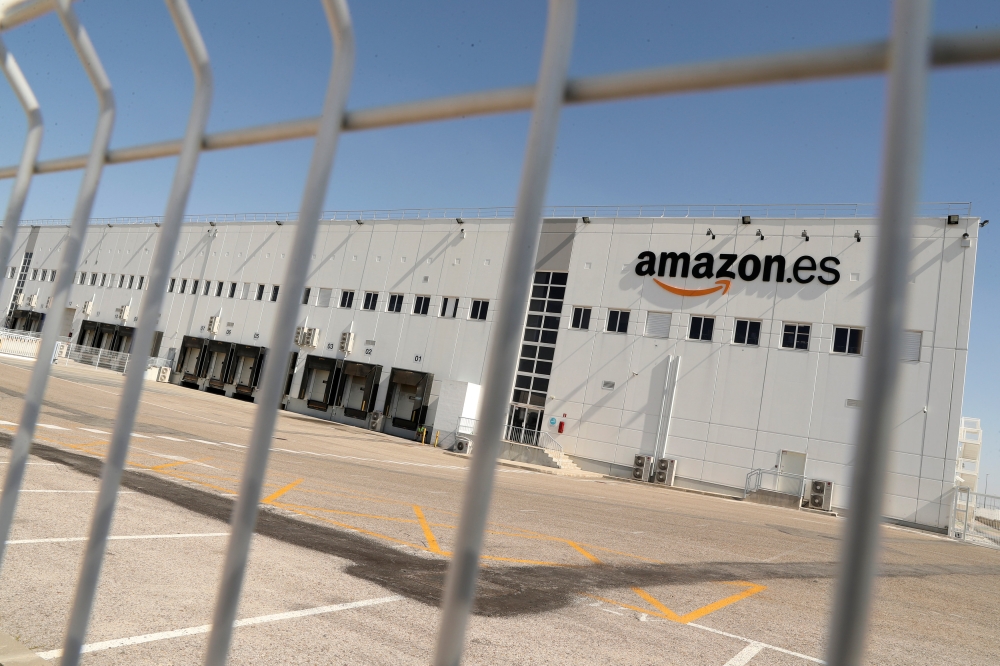 The Amazon warehouse in San Fernando de Henares is seen during a 3-day walkout to demand better wages and working conditions on the outskirts of Madrid, Spain, July 17, 2018. Reuters / Susana Vera
