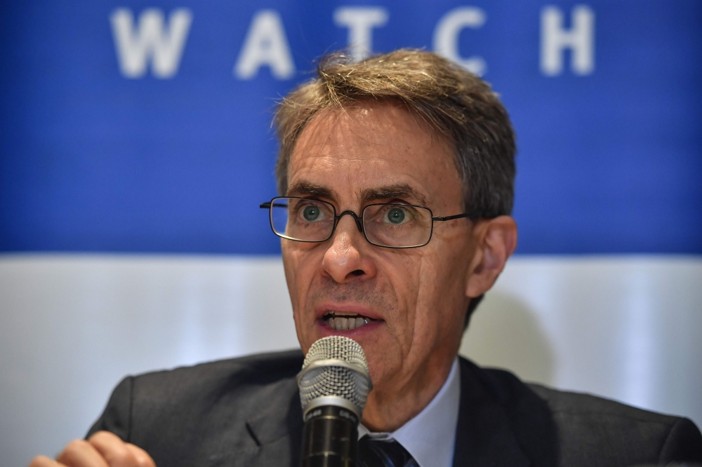 (FILES) In this file photo taken on October 16, 2019 Human Rights Watch organization executive director, US Kenneth Roth, speaks during a press conference in Sao Paulo, Brazil. AFP / NELSON ALMEIDA