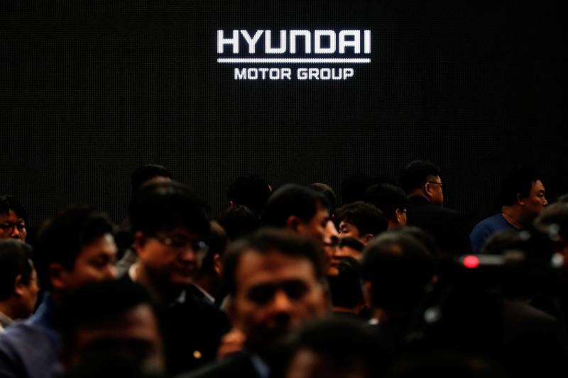 File photo: Employees of Hyundai Motor Group leave after the company's new year ceremony in Seoul, South Korea, January 2, 2020. REUTERS/Kim Hong-Ji
