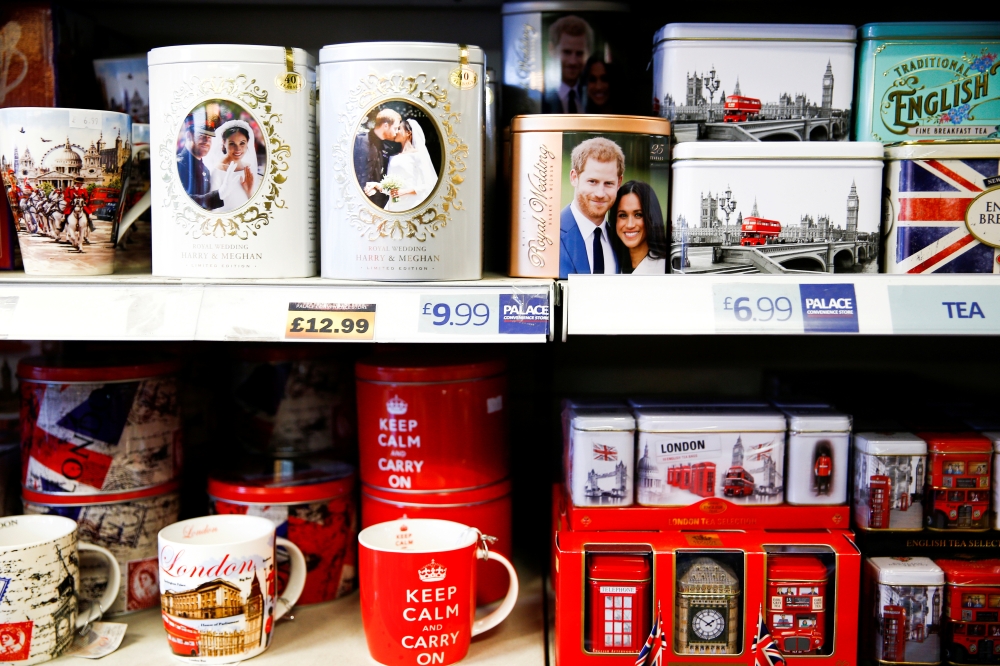Merchandise depicting Britain's Prince Harry and Meghan, Duchess of Sussex, are seen on display in a souvenir shop near Buckingham Palace in London, Britain, January 19, 2020. Reuters / Henry Nicholls
 
