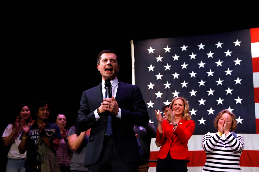 Democratic presidential candidate and former South Bend, Indiana mayor Pete Buttigieg, speaks during a campaign event in Concord, New Hampshire, U.S., February 4, 2020. REUTERS/Brendan McDermid