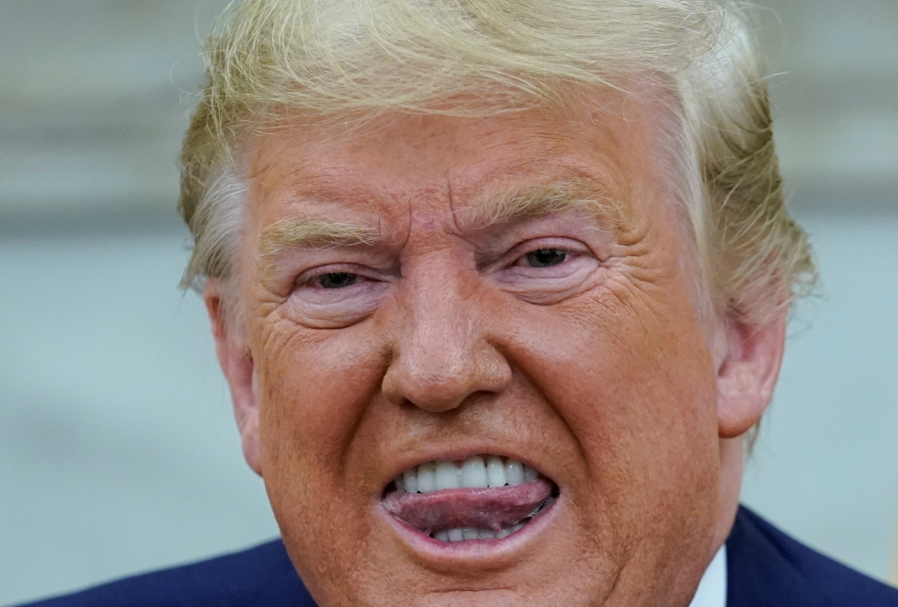 US President Donald Trump speaks at the Oval Office of the White House, October 2, 2019. Reuters /  Kevin Lamarque 