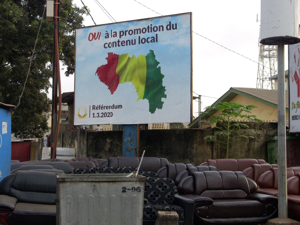 A referendum campaign poster supporting the reform of the constitution where it reads 