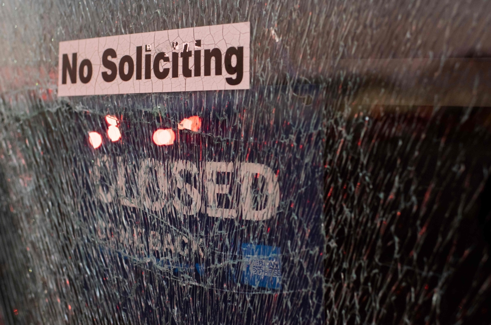 A window is shattered after an explosion at a northwest Houston, Texas manufacturing business, on January 24, 2020. AFP / Mark Felix