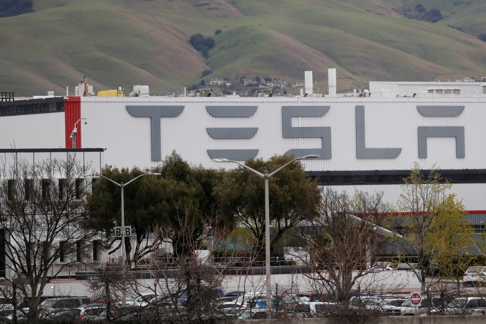 FILE PHOTO: A view of Tesla Inc's U.S. vehicle factory in Fremont, California, U.S., March 18, 2020. REUTERS/Shannon Stapleton