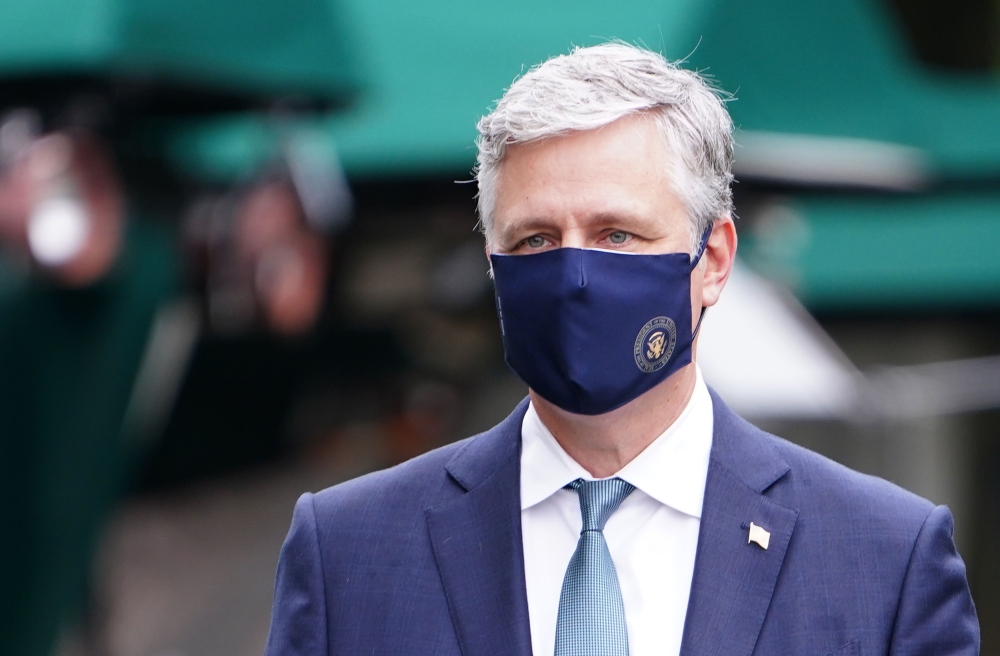 US National Security Advisor Robert O'Brien is seen on the front driveway of the White House following an interview on May 24, 2020. / AFP / MANDEL NGAN