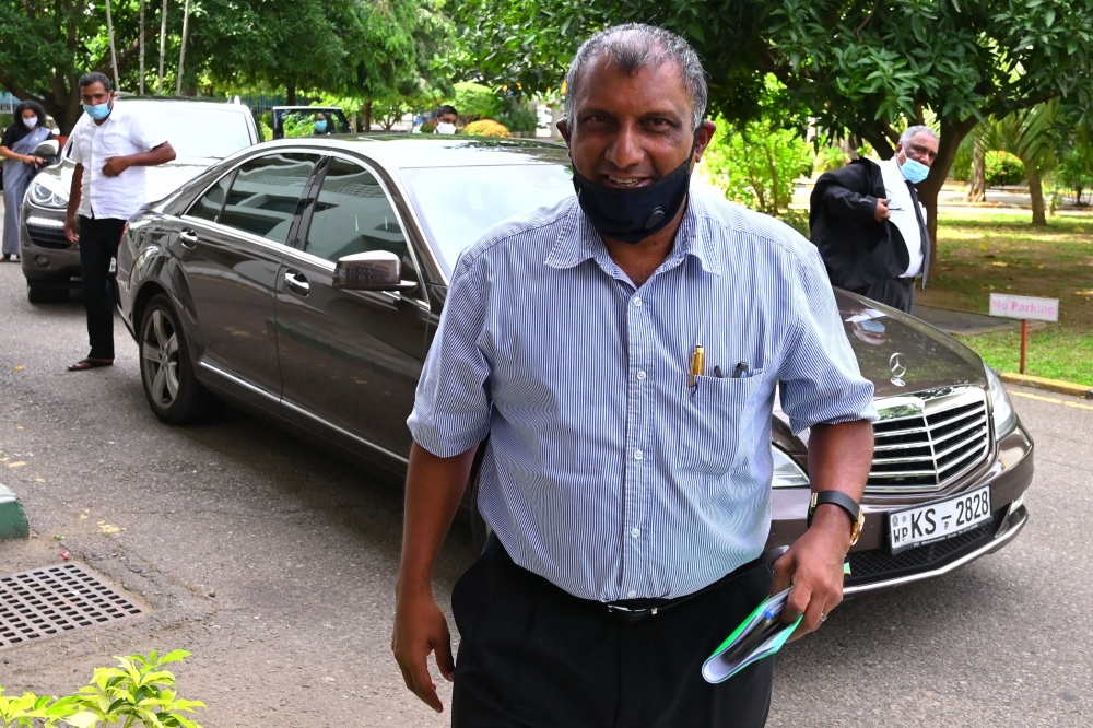 The 2011 cricket World Cup cheif selector and former captain Aravinda de Silva arrives at the Special Investigation Unit in Colombo on June 30, 2020. S. / AFP / LAKRUWAN WANNIARACHCHI
