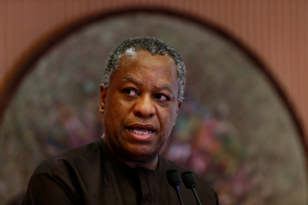 Nigerian Foreign Minister Geoffrey Onyeama briefs diplomats on the country's measures to tackle the coronavirus in Abuja, Nigeria March 12, 2020. REUTERS/Afolabi Sotunde/File Photo