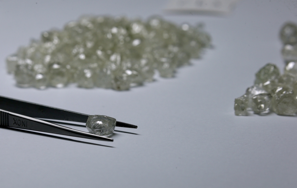 FILE PHOTO: Diamonds are displayed during a visit to the De Beers Global Sightholder Sales (GSS) in Gaborone, Botswana November 24, 2015. REUTERS/Siphiwe Sibeko/File Photo