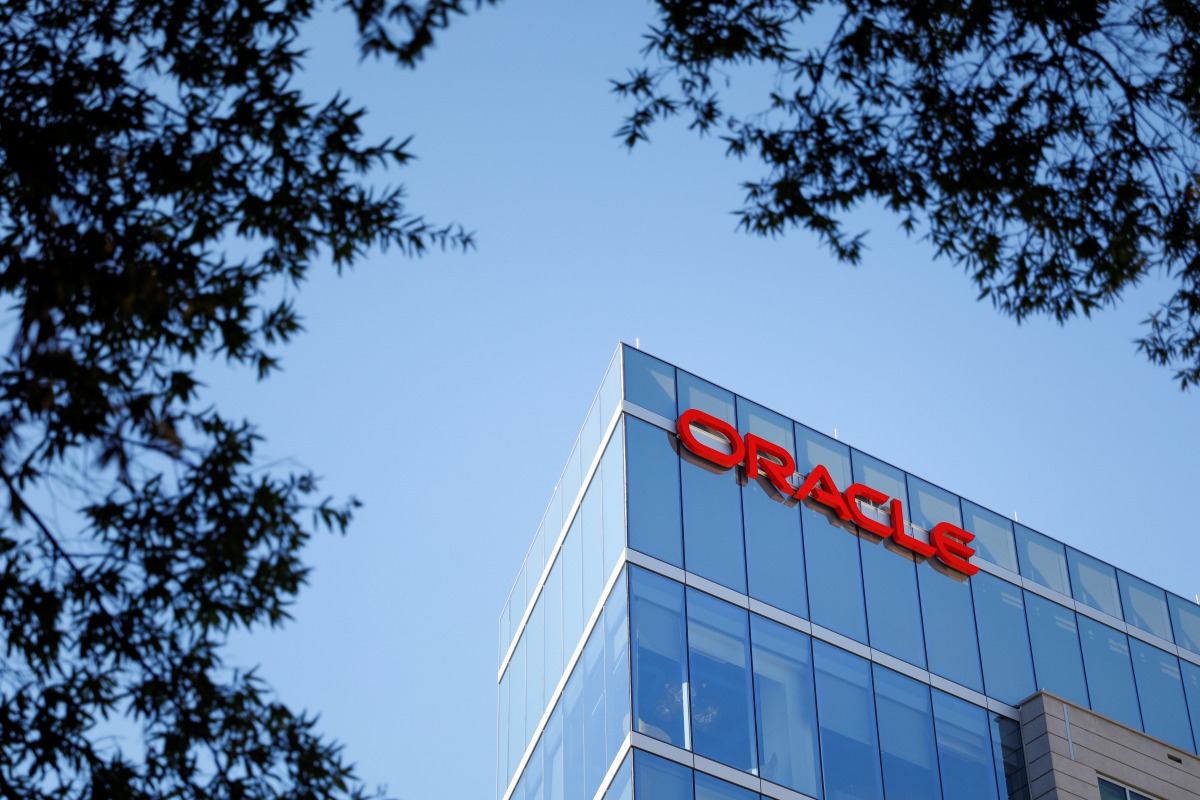 FILE PHOTO: An exterior view of the oracle Field Office at Wilson Boulevard in Arlington, Virginia, U.S., October 18, 2019. REUTERS/Tom Brenner/File Photo
