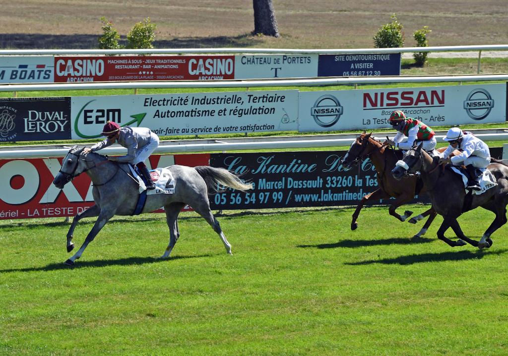 Alkedri, ridden by Jean-Bernard Eyquem, reaching the finish line to win her first Group victory, the French Arabian Breeders’ Challenge-Pouliches (Gr2 PA) at La Teste-de-Buch, France yesterday. 