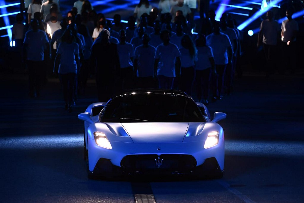 Maserati unveils its new MC20 super sports car, a key release in a pipeline of new models, including hybrid and full electric ones, in Modena, Italy, September 9, 2020. REUTERS/Flavio Lo Scalzo
