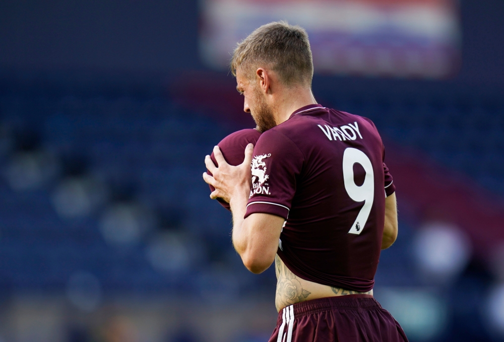 Leicester City's Jamie Vardy prepares to take his second penalty kick Pool via REUTERS/Tim Keeton