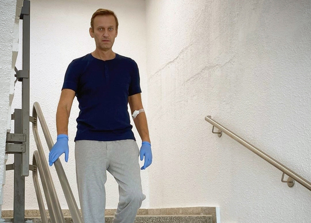 This handout picture posted on September 19, 2020 on the Instagram account of @navalny shows Russian opposition leader Alexei Navalny in Berlin's Charite hospital. AFP PHOTO / Instagram account @navalny / handout