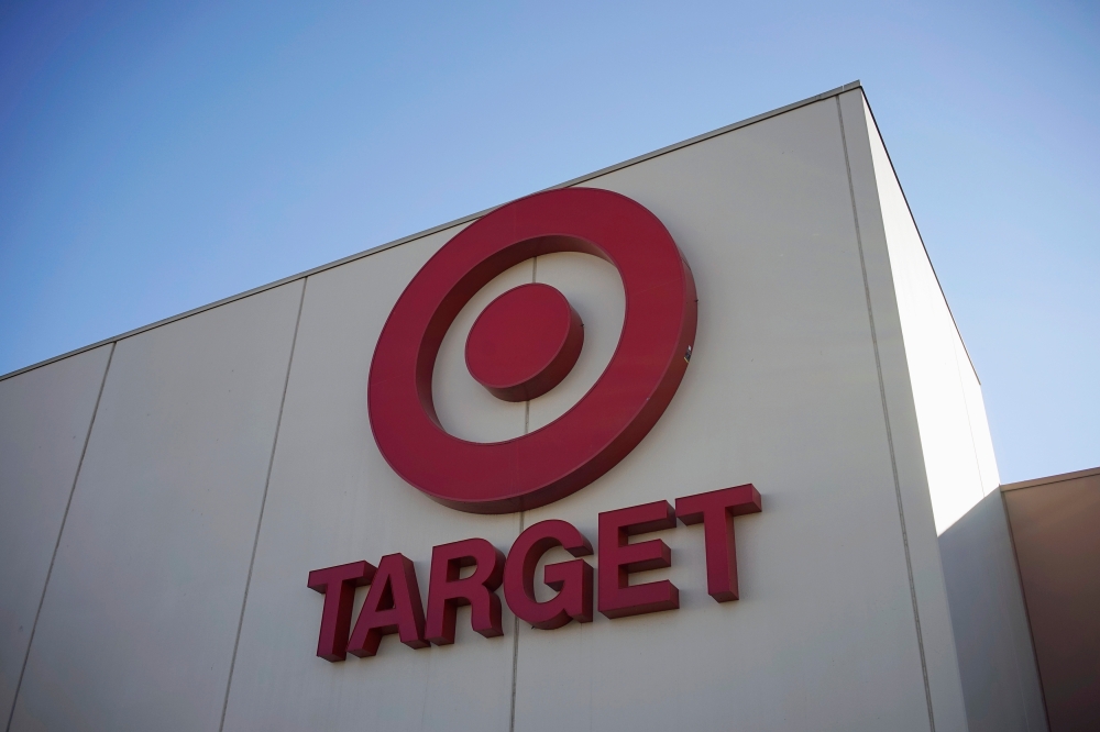 The sign outside the Target store is seen in Arvada, Colorado January 10, 2014. REUTERS/Rick Wilking/File Photo