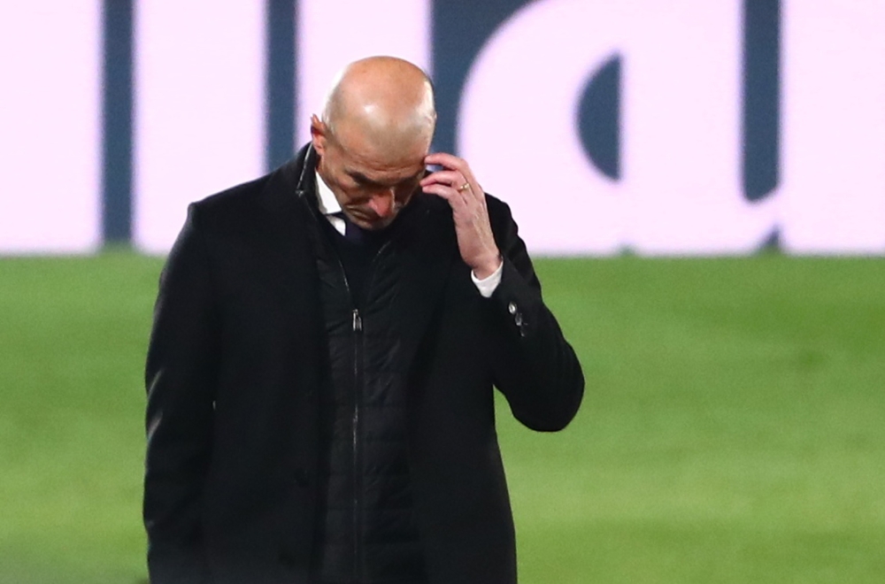 Real Madrid coach Zinedine Zidane reacts REUTERS/Javier Barbancho