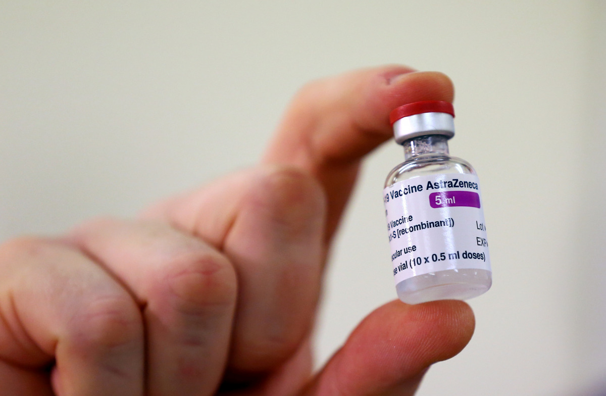 FILE PHOTO: Dose of the Oxford University/AstraZeneca COVID-19 vaccine is displayed at the Princess Royal Hospital in Haywards Heath, West Sussex, Britain January 2, 2021. Picture taken January 2, 2021. Gareth Fuller/PA Wire/Pool via REUTERS/File Photo
