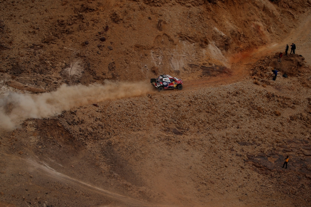 Toyota Gazoo Racing's Nasser Al-Attiyah and Co-Driver Matthieu Baumel in action during stage 5 (Reuters / Hamad I Mohammed)
