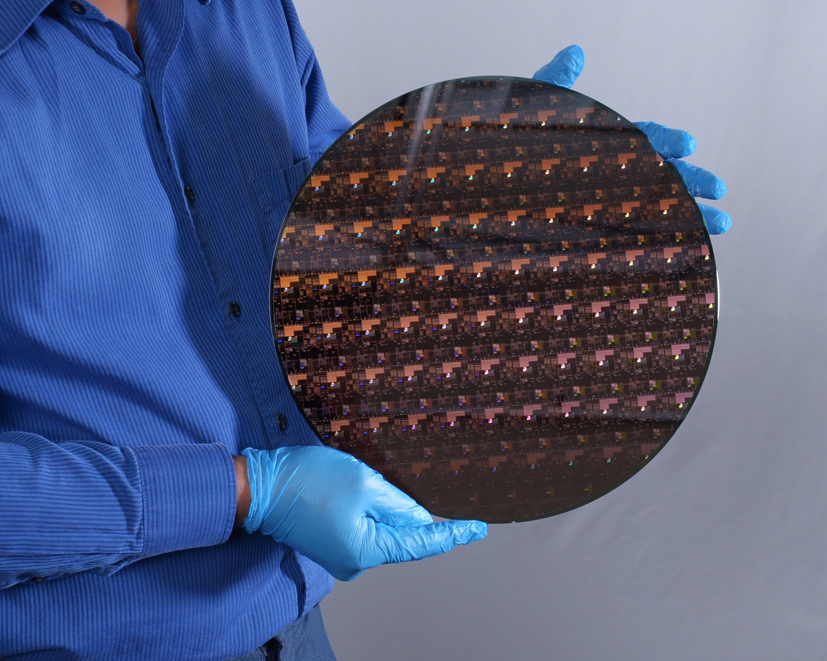 IBM's two-nanometer microchips were built onto a wafer at its research lab in Albany, N.Y. (pic: IBM))