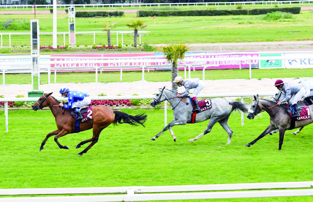 Artemis takes the lead during Qatar Prix de l’Élevage (Gr.2 PA) in Toulouse, France, yesterday. Pic By: Robert Polin