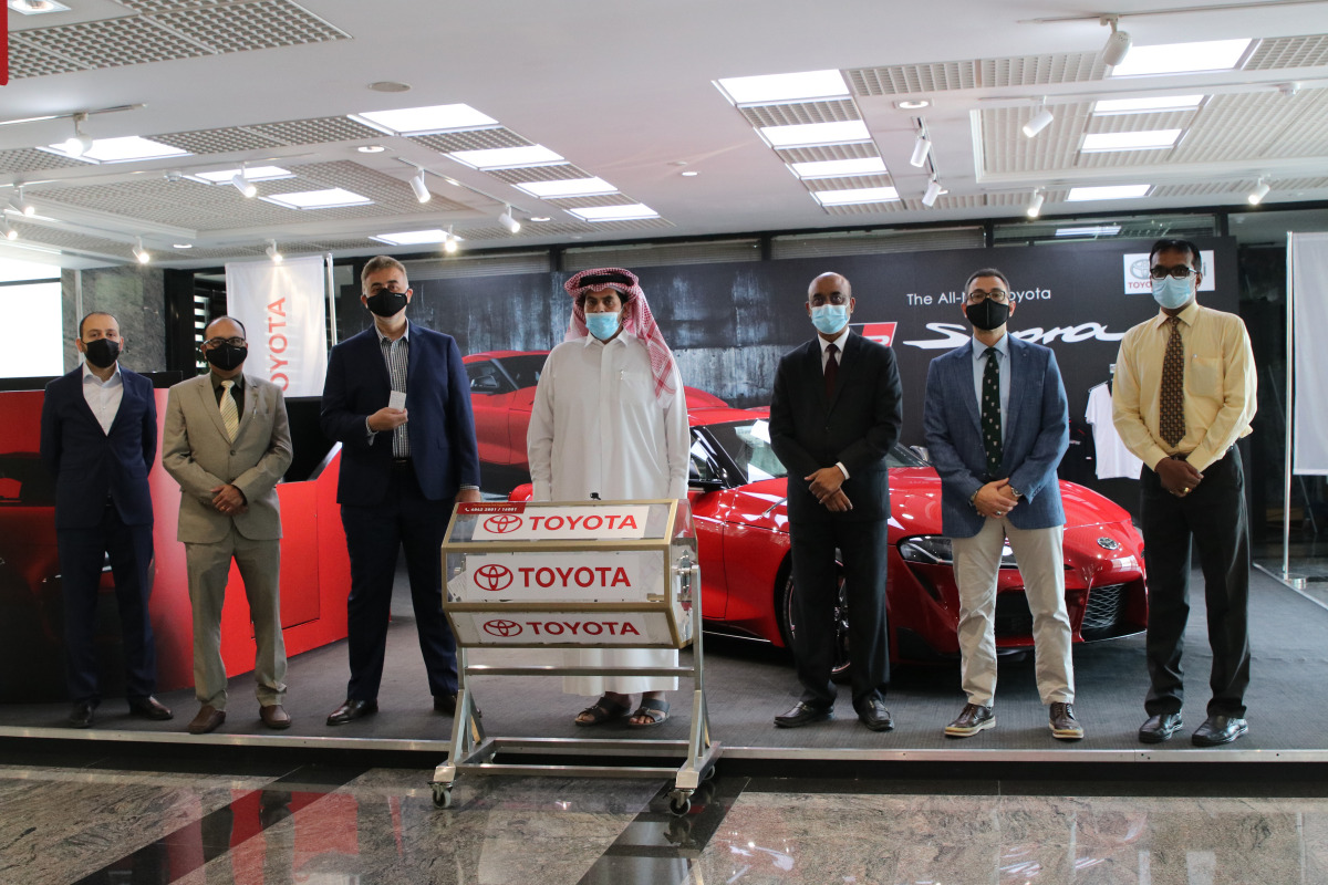 Abdullah Abdulghani & Bros. Co. (AAB) officials with the Ministry of Commerce and Industry (MoCI) representative during the final draw for AAB's Ramadan campaign recently. 