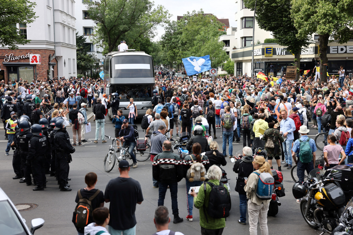 Demonstrators attend a protest against government measures to curb the spread of coronavirus disease (COVID-19) in Berlin, Germany August 1, 2021. REUTERS/Christian Mang

