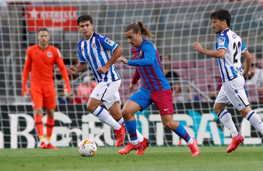 FILE PHOTO:  Barcelona's Antoine Griezmann in action REUTERS/Albert Gea
