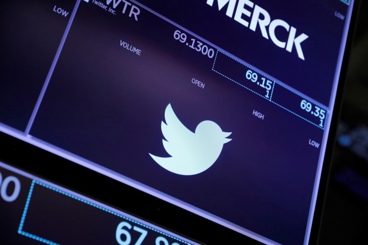 FILE PHOTO: The logo for Twitter is seen on the trading floor at the New York Stock Exchange (NYSE) in Manhattan, New York City, U.S., August 3, 2021. REUTERS/Andrew Kelly/File Photo
