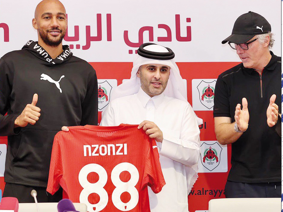 Al Rayyan President Sheikh Ali bin Saud Al Thani (centre), new signing Steven Nzonzi (left) and coach Laurent Blanc during the official unveiling of the French star yesterday.