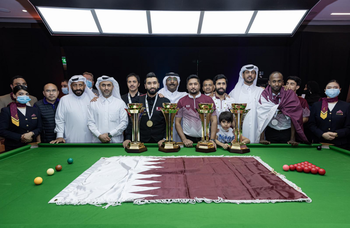International Billiards and Snooker Federation President Mubarak Al Khayarin, Qatar Billiards and Snooker Federation President Mohammed Mubarak Al Ramzani and other top officials with Qatari cueists after the conclusion of the GCC Billiards and Snooker Ch