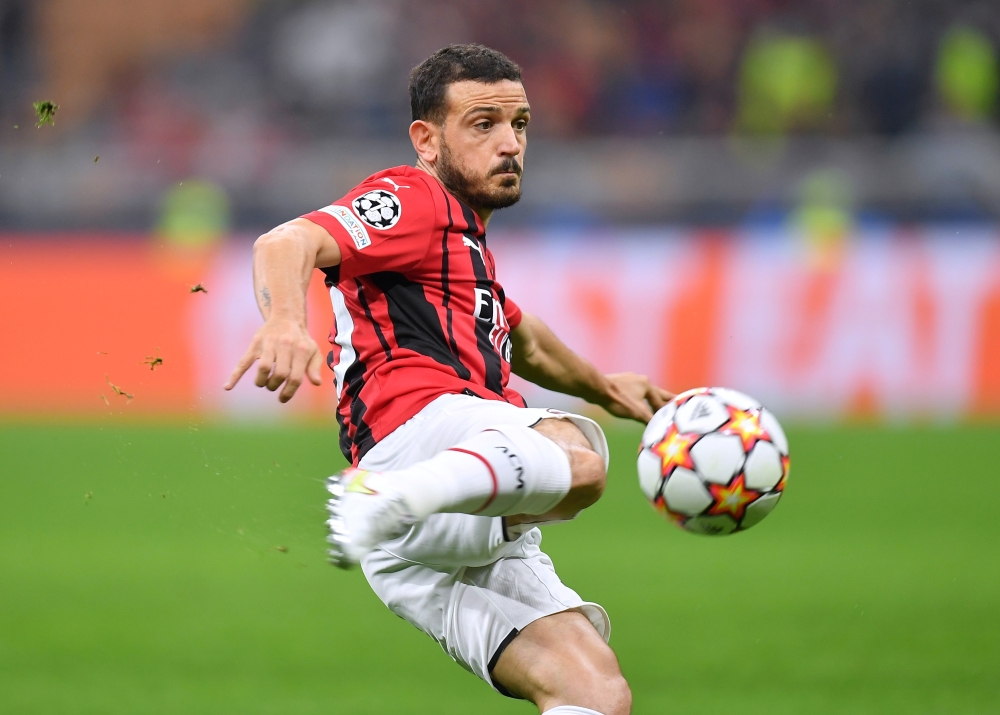 September 28, 2021 AC Milan's Alessandro Florenzi shoots at goal REUTERS/Daniele Mascolo/File Photo