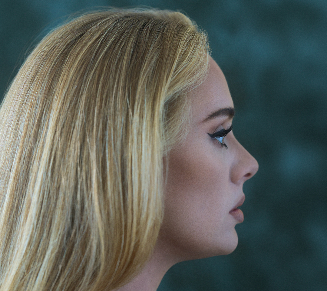 Photo credit: Official Twitter Account of Adele