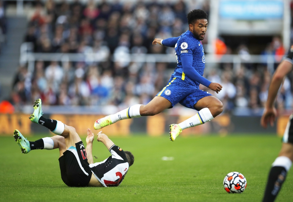 Chelsea's Reece James in action with Newcastle United's Ryan Fraser (Reuters/Lee Smith)