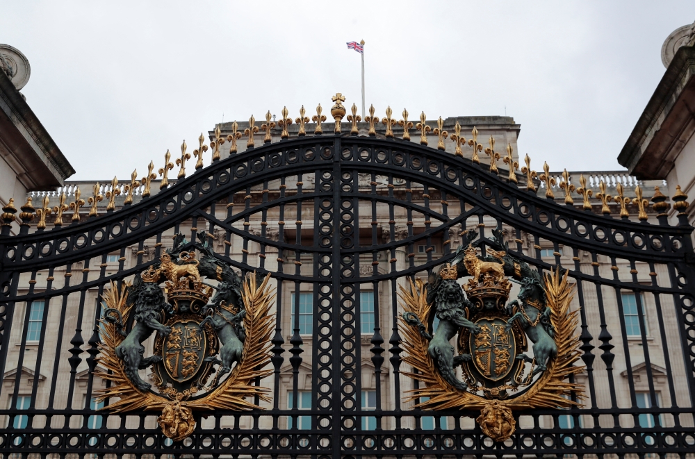A general view shows Buckingham Palace after it was announced that Britain's Queen Elizabeth tested positive for the coronavirus disease (COVID-19), in London, Britain February 20, 2022. REUTERS/May James