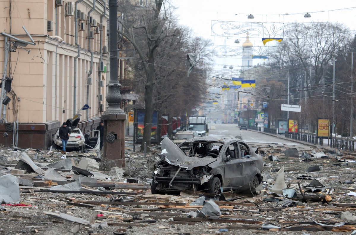 A view shows the area near the regional administration building, which city officials said was hit by a missile attack, in central Kharkiv, Ukraine, March 1, 2022. REUTERS/Vyacheslav Madiyevskyy 