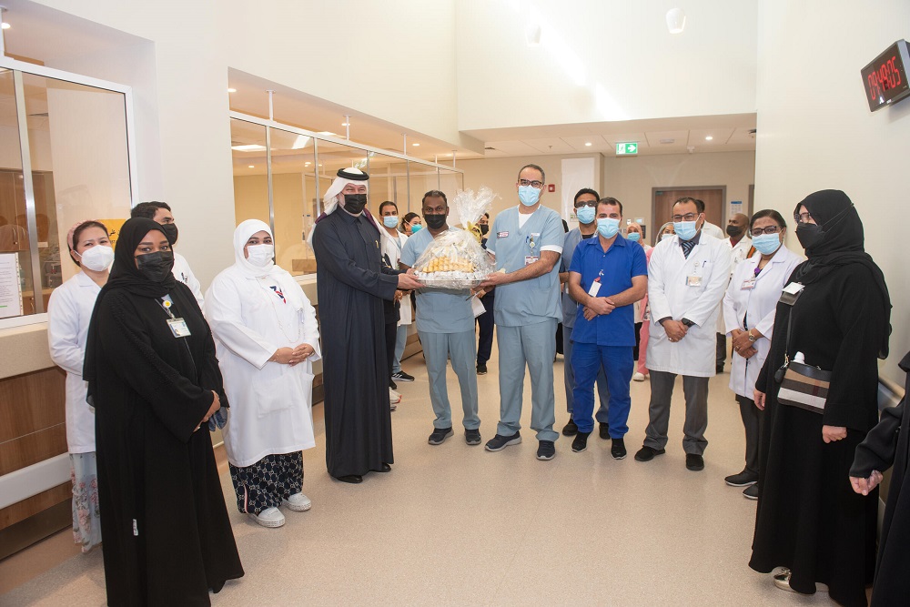 Dr Abdulla Al Ansri and Dr Hanadi Al Hamad showing their appreciation of staff in Mesaeed Hospital.