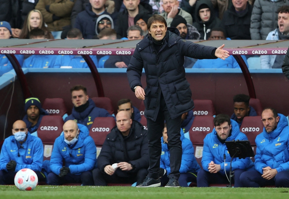 April 9, 2022 Tottenham Hotspur manager Antonio Conte reacts Action Images via Reuters/Molly Darlington