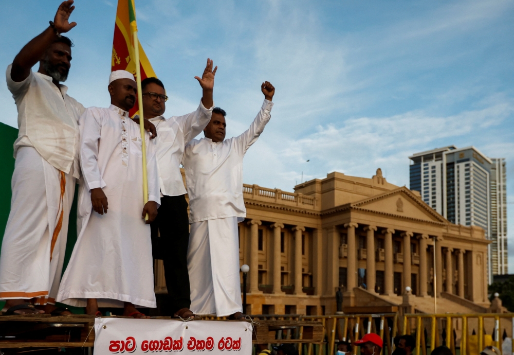 Demonstrators representing four religions Hinduism, Islam, Christianity and Buddhism take part in a protest against Sri Lankan President Gotabaya Rajapaksa, outside the Presidential Secretariat, amid the country's economic crisis, in Colombo, Sri Lanka, April 18, 2022. Reuters/Navesh Chitrakar
