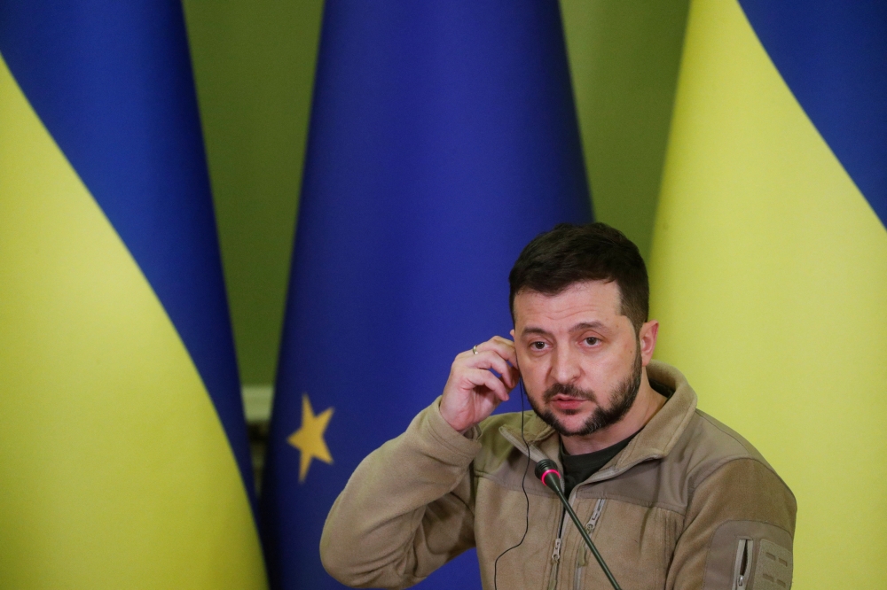 Ukraine's President Volodymyr Zelenskiy speaks during a joint news conference with European Council President Charles Michel after their meeting, as Russia's attack on Ukraine continues, in Kyiv, Ukraine April 20, 2022. REUTERS/Valentyn Ogirenko