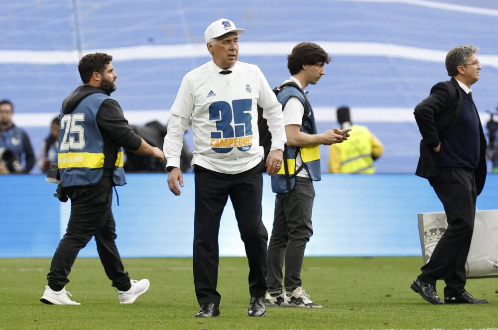 Real Madrid coach Carlo Ancelotti celebrates after winning LaLiga REUTERS/Juan Medina