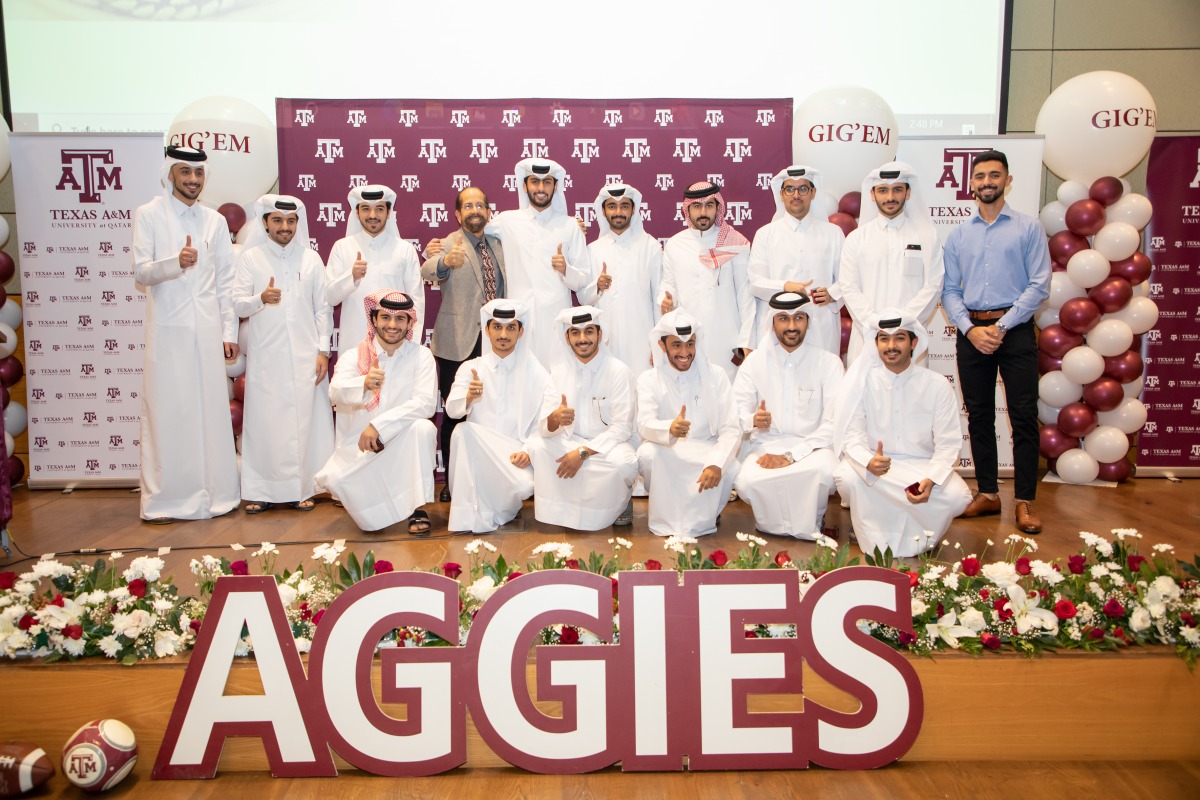 Students with Dr. César Octavio Malavé.