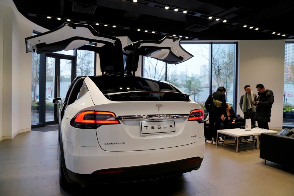 A Tesla showroom is seen in Shanghai, China January 7, 2019. REUTERS/Aly Song/File Photo