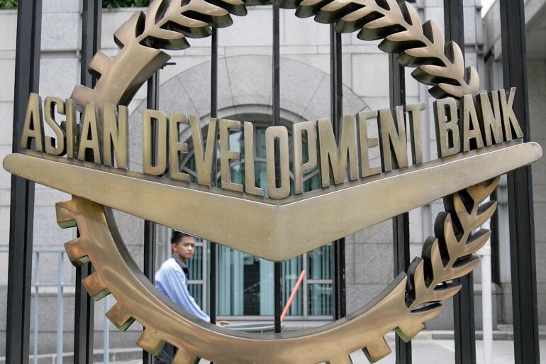 The Asian Development Bank has slashed its economic forecasts  for Asia, citing deteriorating conditions due to China’s “zero COVID” lockdowns, rising interest rates and the war in Ukraine [File: Cheryl Ravelo /Reuters]