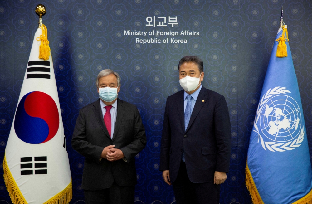 UN Secretary-General Antonio Guterres and South Korean Foreign Minister Park Jin at the Foreign Ministry, in Seoul, South Korea, August 12, 2022. (Jeon Heon-Kyun/Pool via REUTERS)